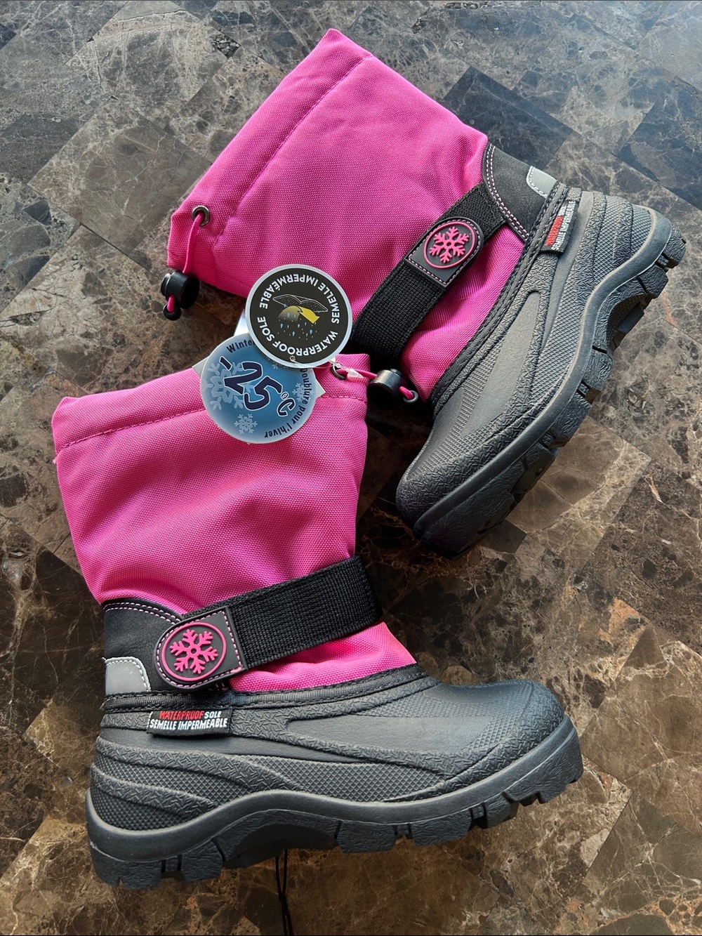 NWT 🆕 Girls Winter Snow Boots with waterproof soles, size 11